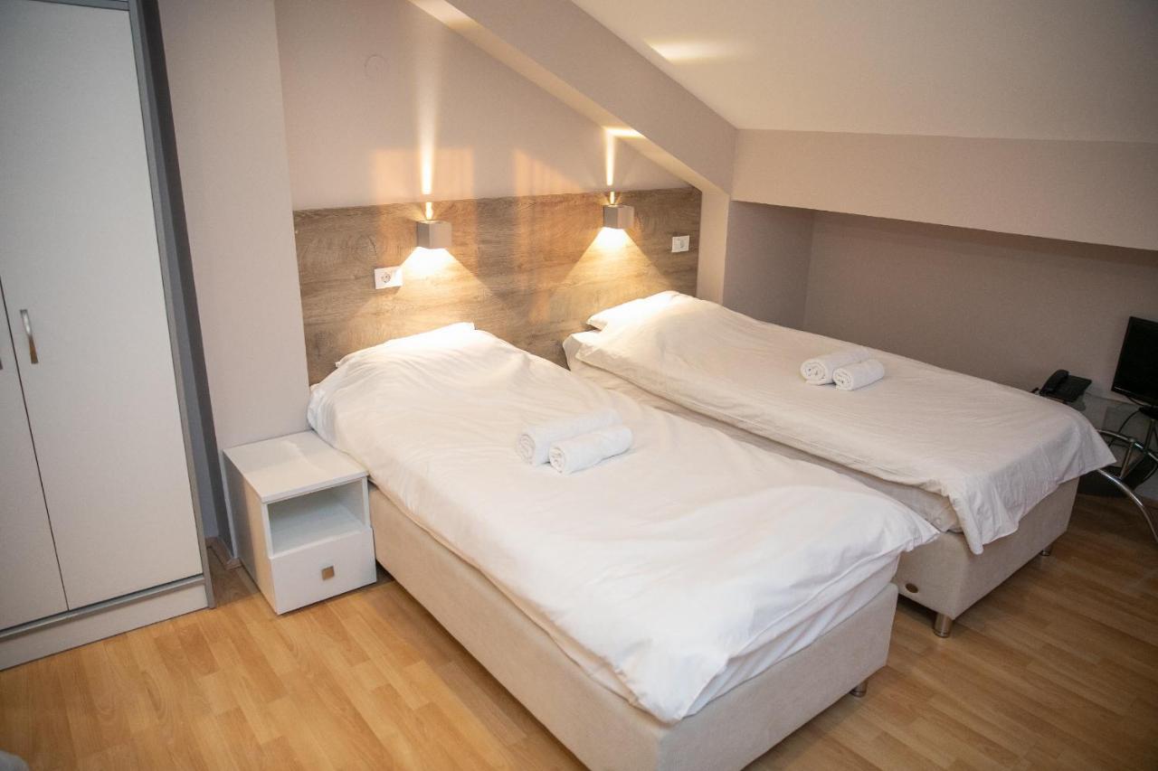Hotel Dijana Pirot Kültér fotó