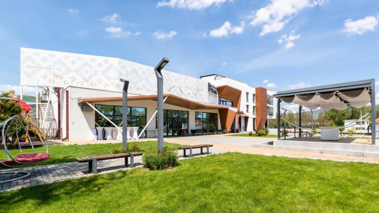 Hotel Dijana Pirot Kültér fotó