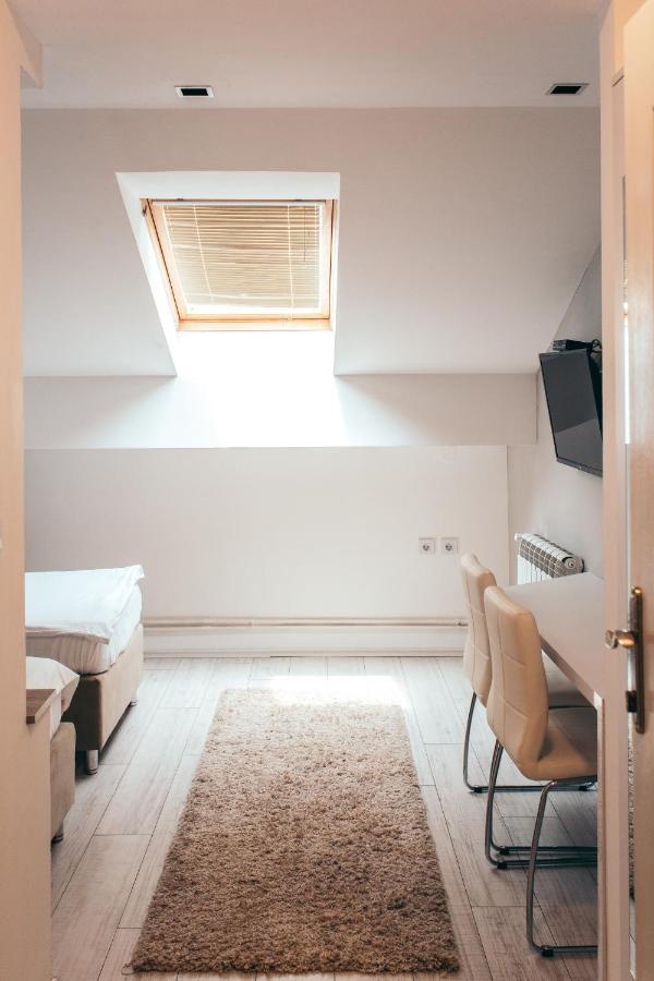 Hotel Dijana Pirot Kültér fotó